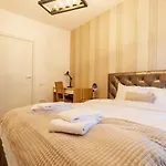 Luxury Apartment Near To The Old Town With Free Parking By Mm Host