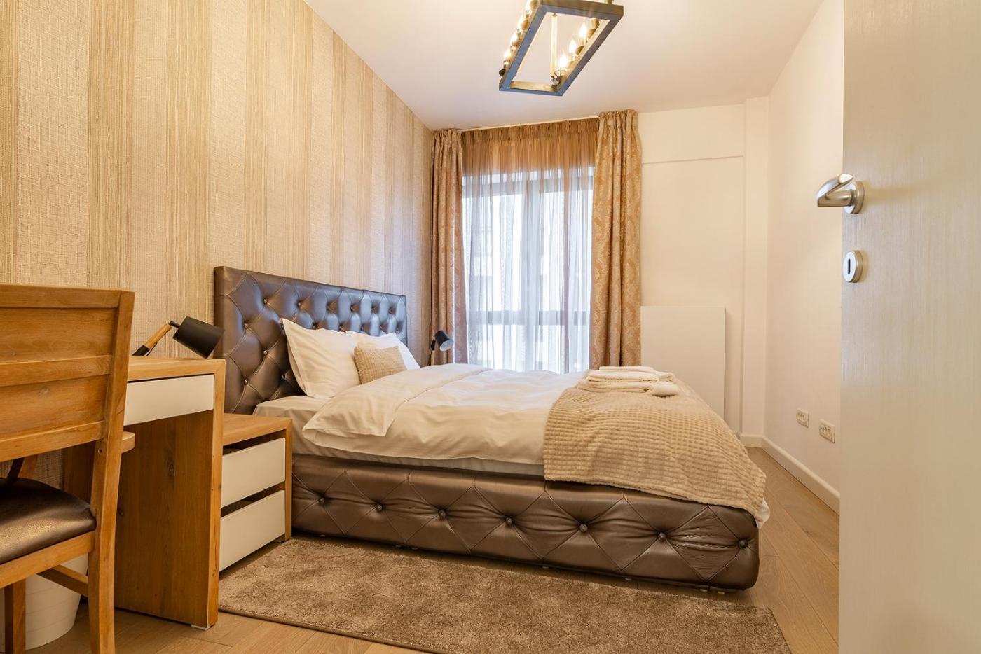 Apartment Luxury Near To The Old Town With Free Parking By Mm Host