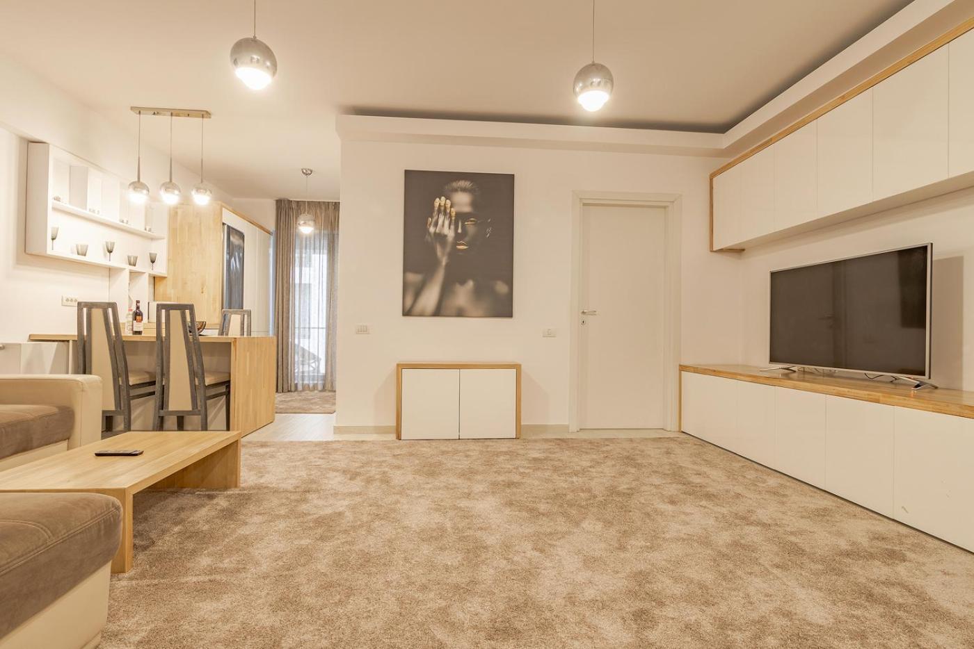 Luxury Near To The Old Town With Free Parking By Mm Host Apartment Brașov